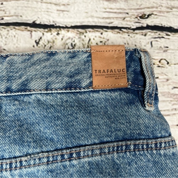 Zara Denim Mini Skirt with Raw Hem Size M - Picture 3 of 8